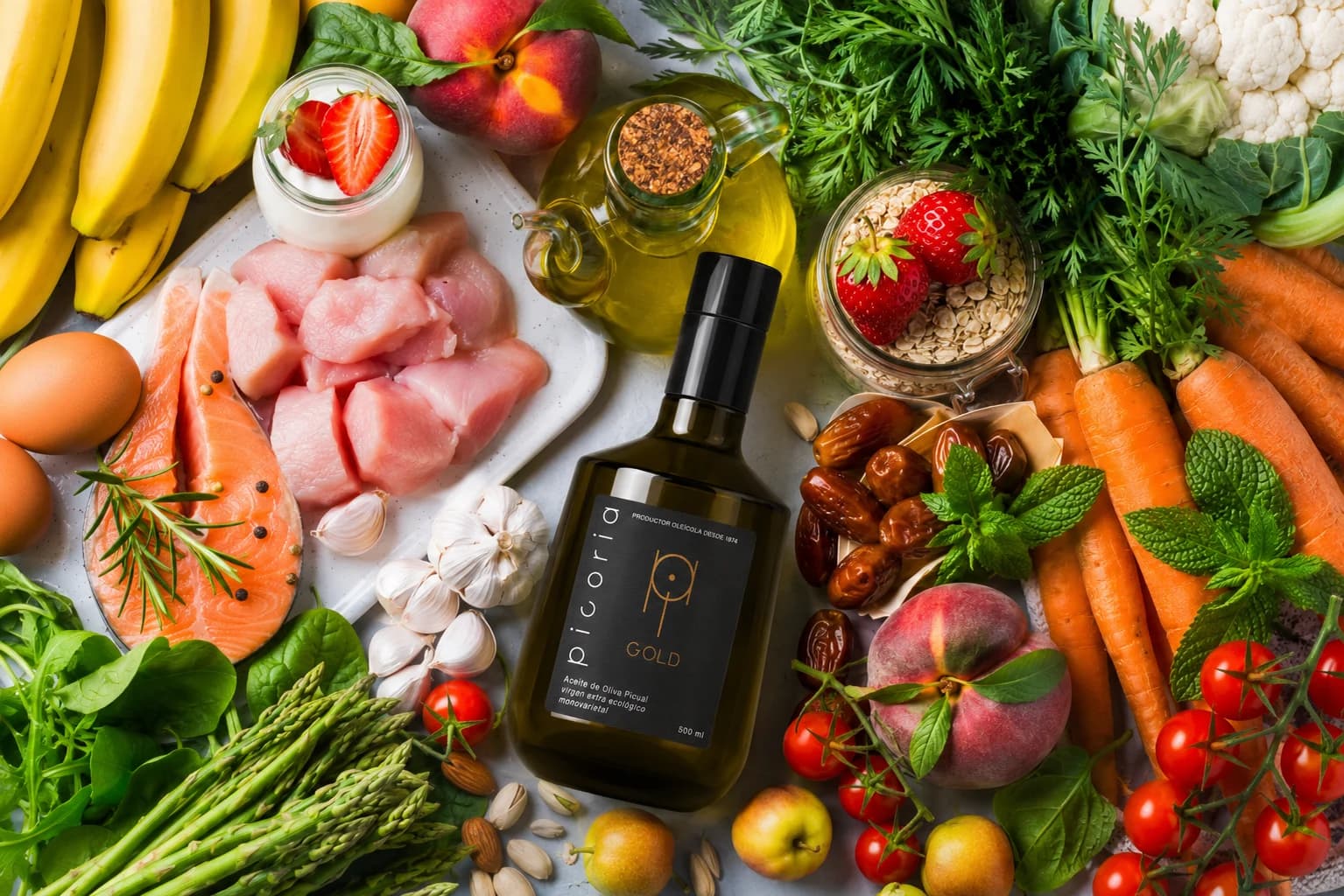 Table méditerranéenne : huile d'olive extra vierge, légumes frais et produits du terroir